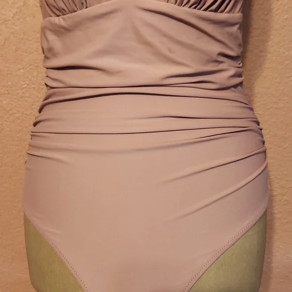 New!! Pink one piece swimsuit! Size small! Beach vacation travel fun swim pool - Picture 7 of 9